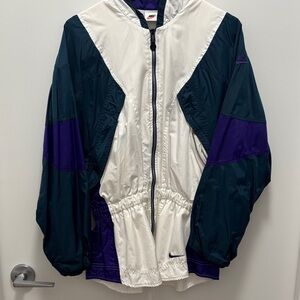 Vintage Nike Women's Black and Purple Ski Jacket